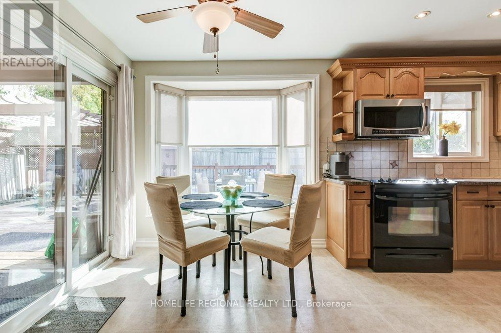 2557 Brasilia Circle, Mississauga, Ontario  L5N 2E9 - Photo 15 - W12476367