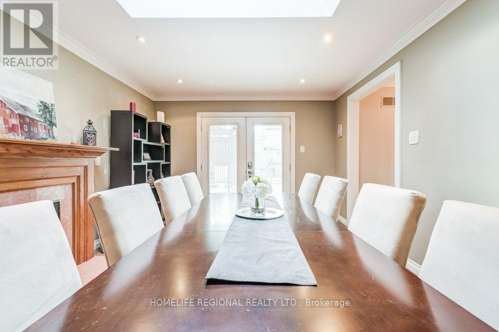 2557 Brasilia Circle, Mississauga, Ontario  L5N 2E9 - Photo 18 - W12476367