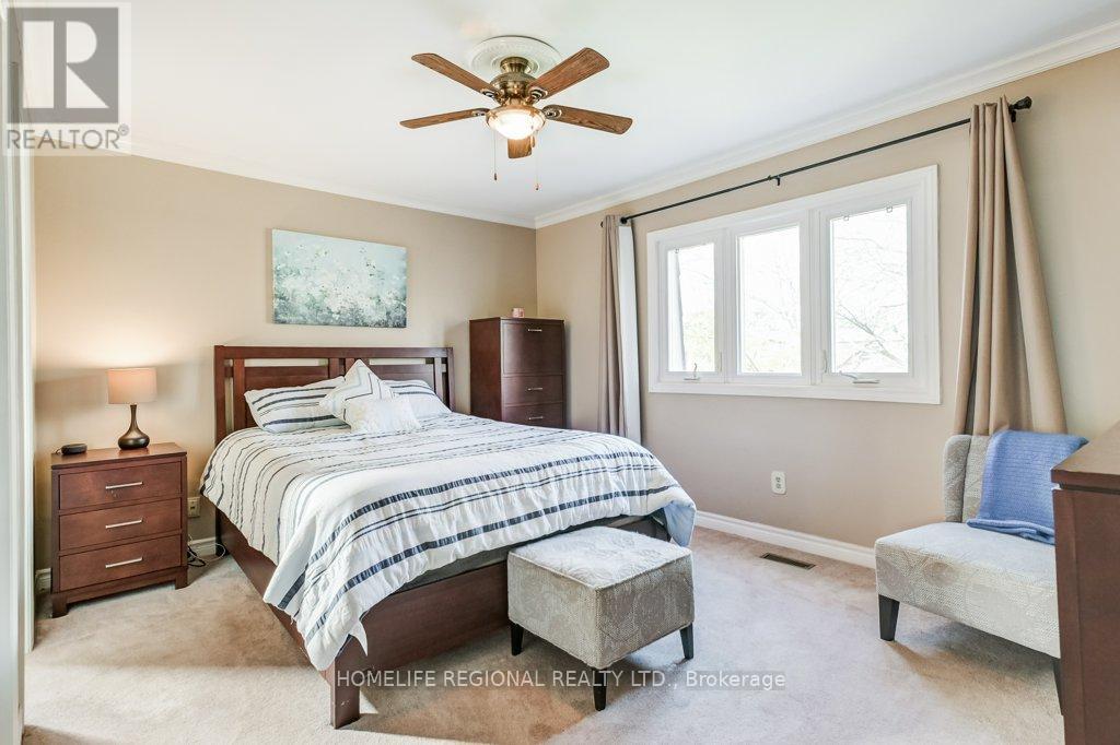 2557 Brasilia Circle, Mississauga, Ontario  L5N 2E9 - Photo 21 - W12476367
