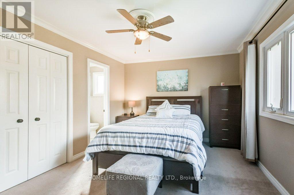 2557 Brasilia Circle, Mississauga, Ontario  L5N 2E9 - Photo 22 - W12476367