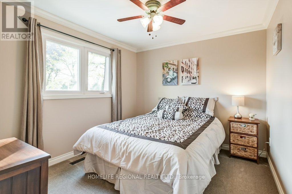 2557 Brasilia Circle, Mississauga, Ontario  L5N 2E9 - Photo 24 - W12476367