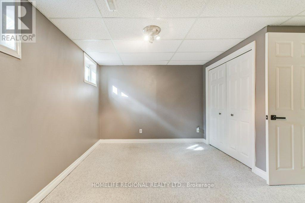 2557 Brasilia Circle, Mississauga, Ontario  L5N 2E9 - Photo 31 - W12476367