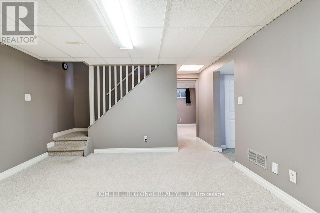 2557 Brasilia Circle, Mississauga, Ontario  L5N 2E9 - Photo 33 - W12476367