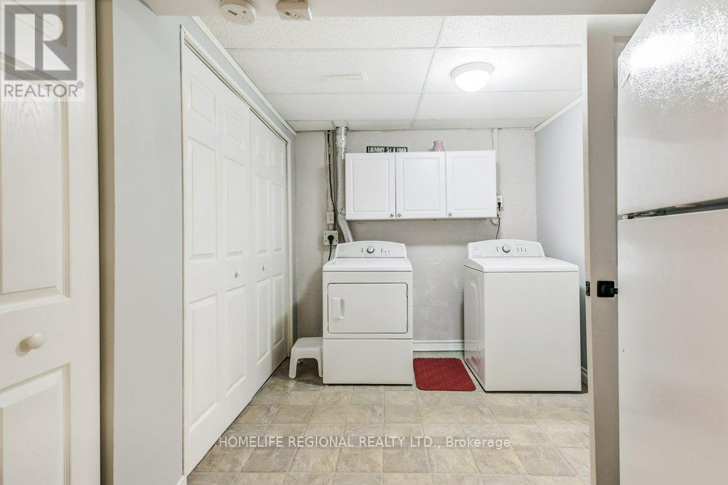 2557 Brasilia Circle, Mississauga, Ontario  L5N 2E9 - Photo 34 - W12476367