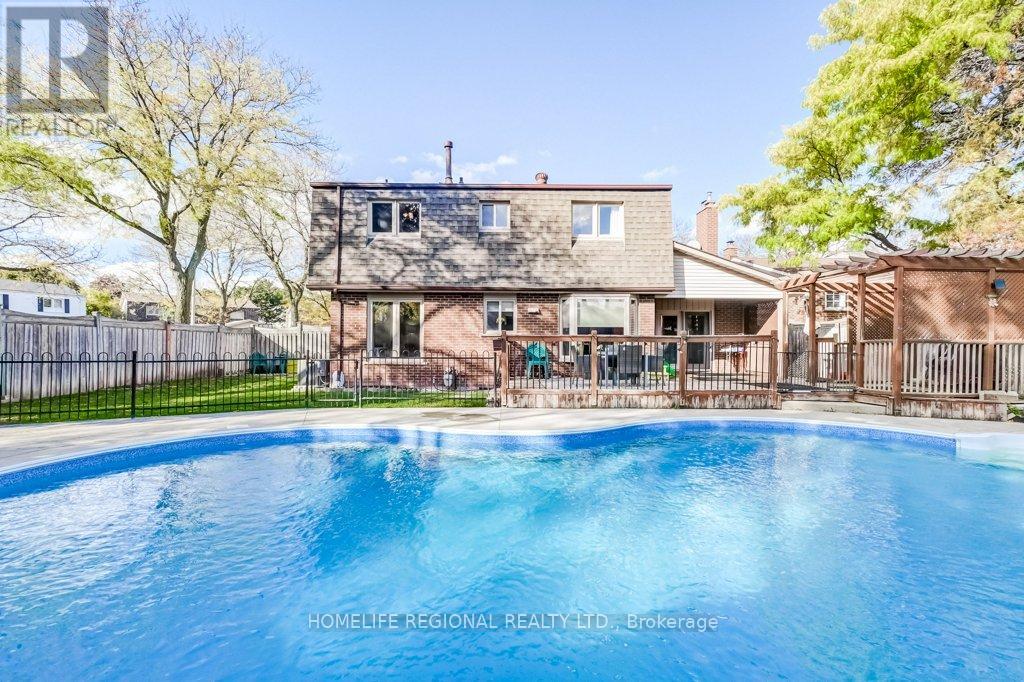 2557 Brasilia Circle, Mississauga, Ontario  L5N 2E9 - Photo 35 - W12476367