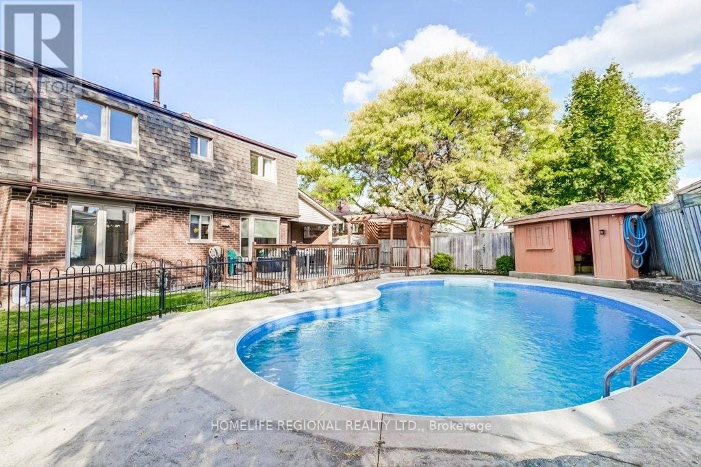 2557 Brasilia Circle, Mississauga, Ontario  L5N 2E9 - Photo 36 - W12476367