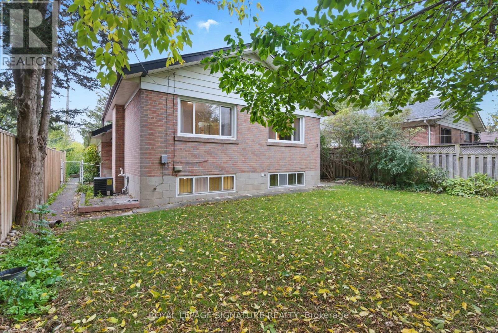 68 Genthorn Avenue, Toronto, Ontario  M9W 2S9 - Photo 35 - W12476368