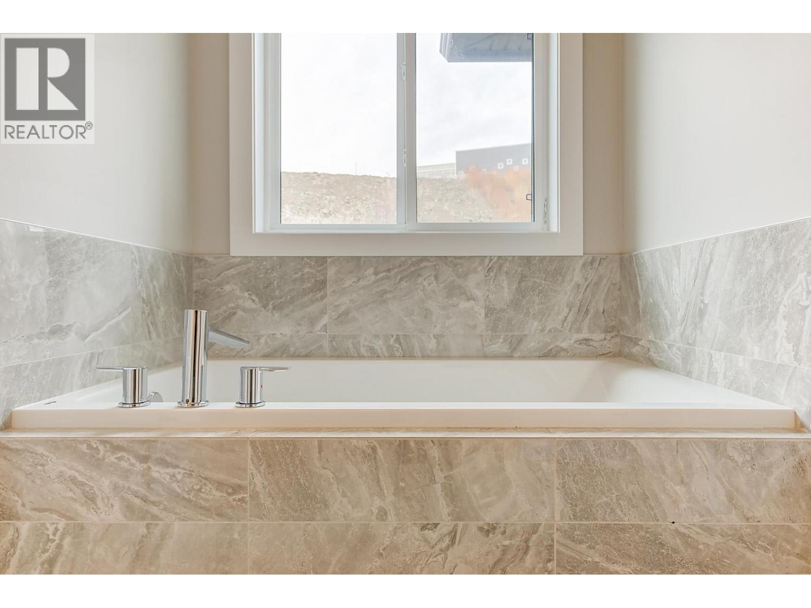 788 Acadia Street Kelowna Photo 30