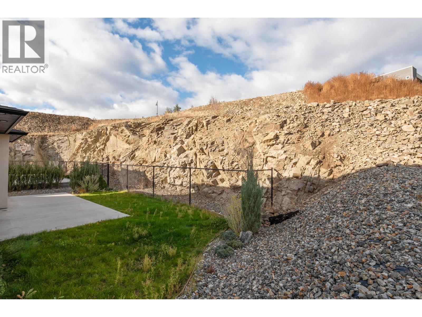 788 Acadia Street Kelowna Photo 44