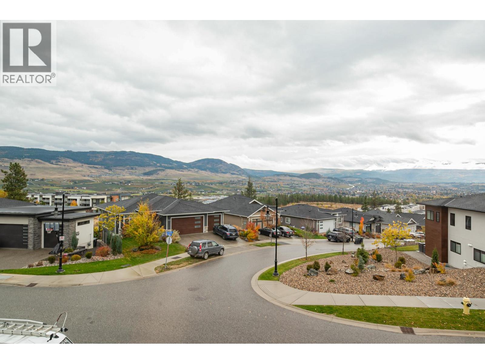 788 Acadia Street Kelowna Photo 2