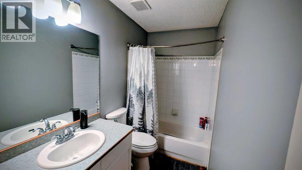 226 Erin Circle Se, Calgary, Alberta  T2B 3K1 - Photo 14 - A2255156