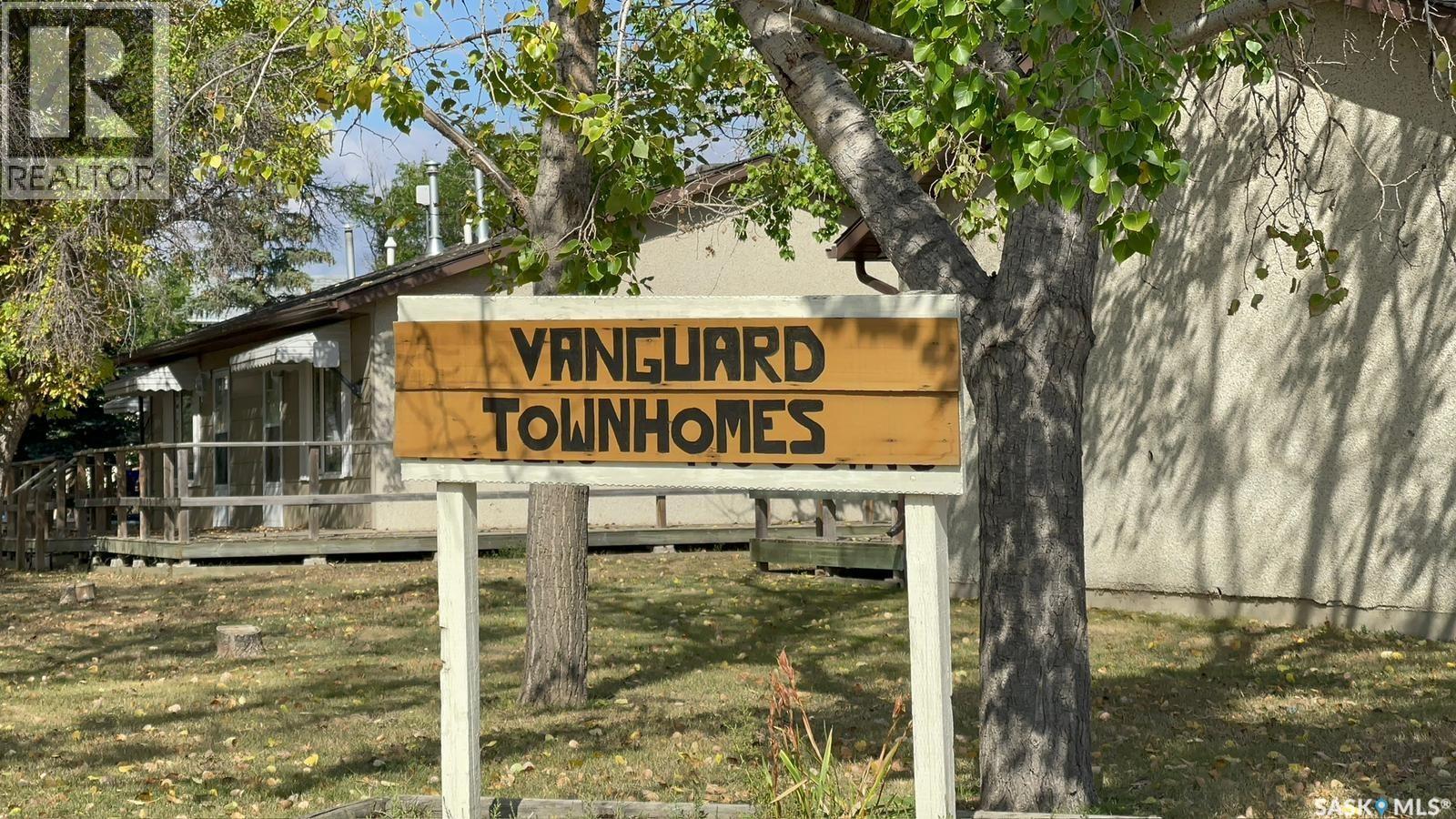 1809 Progress Avenue, Vanguard, Saskatchewan  S0N 2V0 - Photo 1 - SK021491
