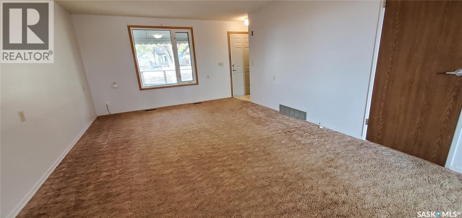 1809 Progress Avenue, Vanguard, Saskatchewan  S0N 2V0 - Photo 38 - SK021491