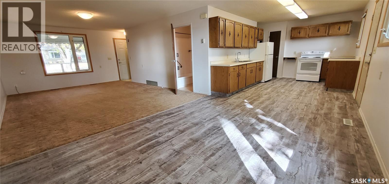 1809 Progress Avenue, Vanguard, Saskatchewan  S0N 2V0 - Photo 42 - SK021491
