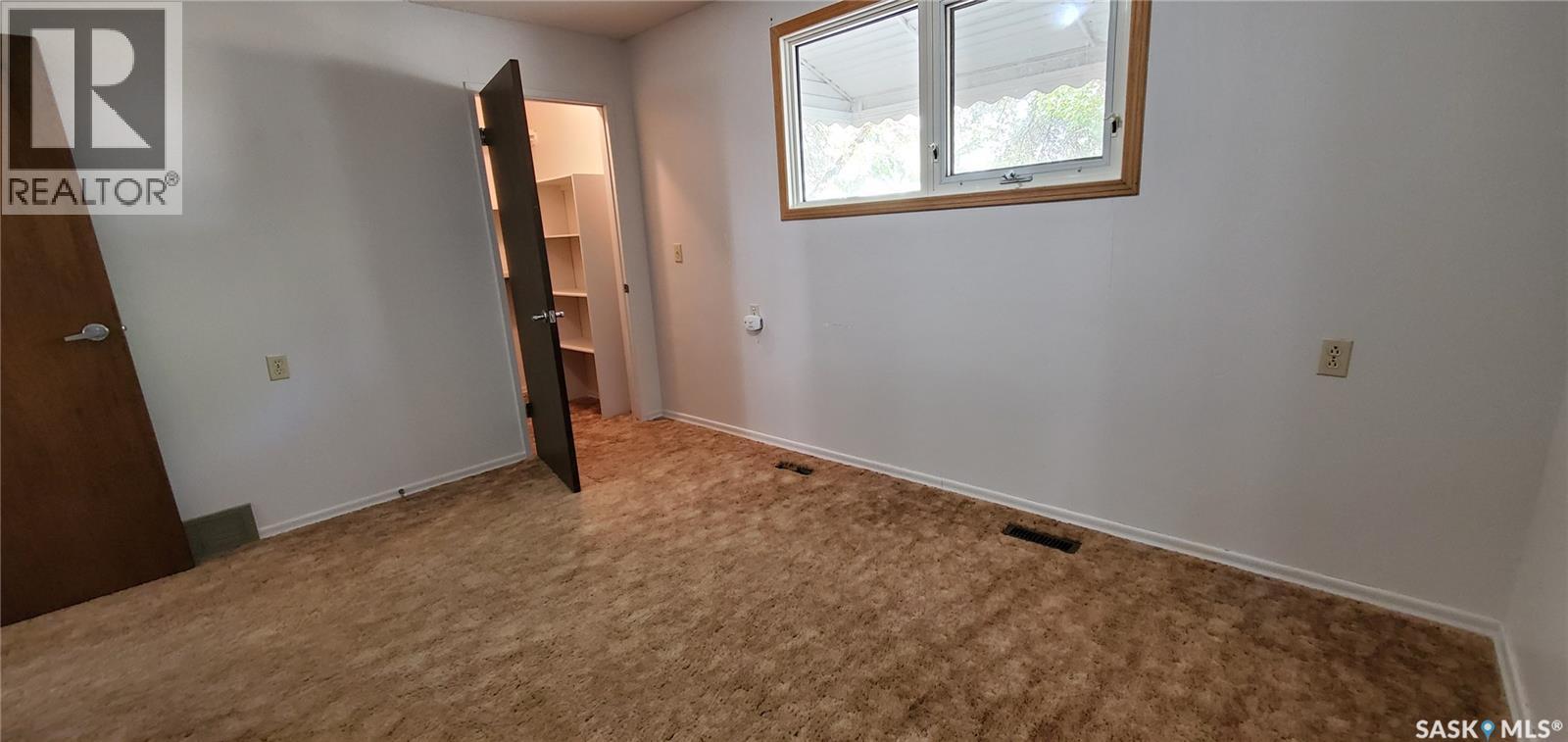 1809 Progress Avenue, Vanguard, Saskatchewan  S0N 2V0 - Photo 44 - SK021491