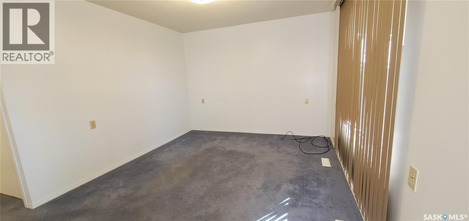 1809 Progress Avenue, Vanguard, Saskatchewan  S0N 2V0 - Photo 7 - SK021491