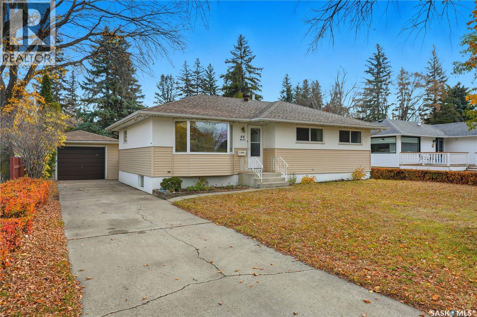 44 MILLS CRESCENT, Saskatoon, Saskatchewan