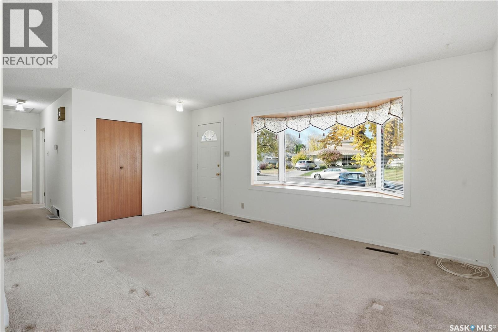 44 Mills Crescent, Saskatoon, Saskatchewan  S7J 0M7 - Photo 3 - SK021484