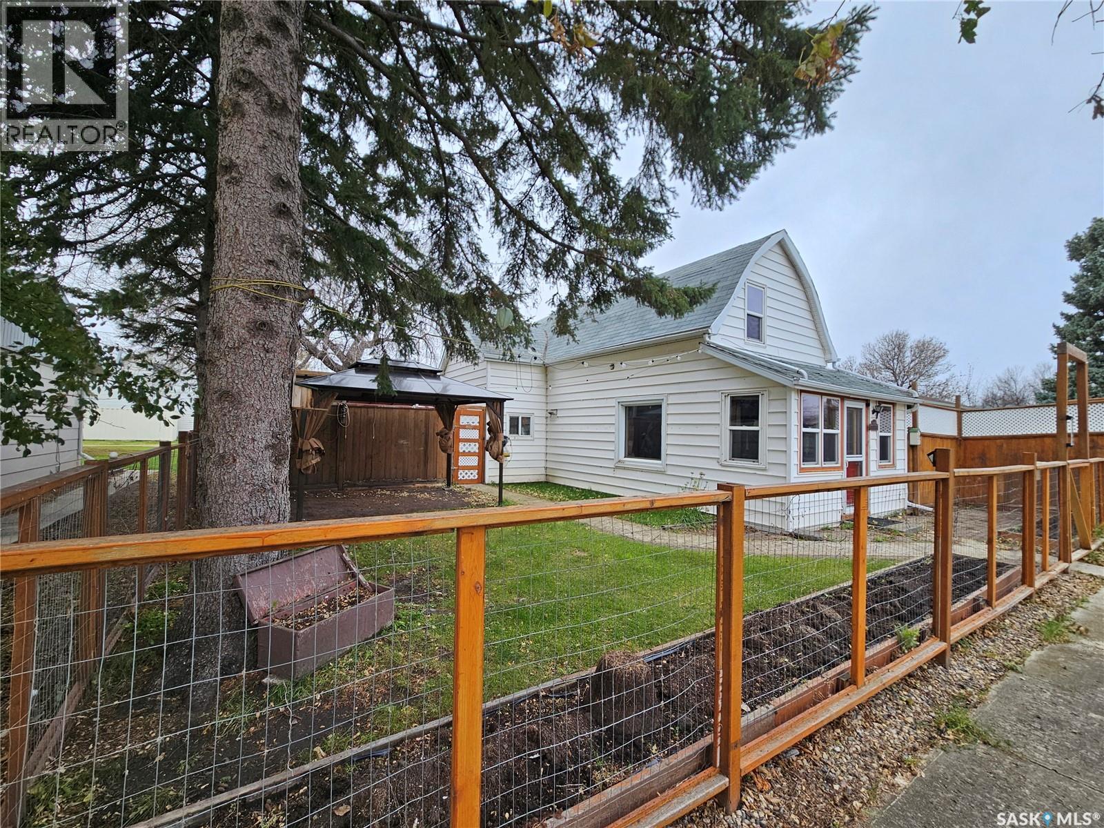 107 Carlyle Street, Arcola, Saskatchewan  S0C 0G0 - Photo 4 - SK021435