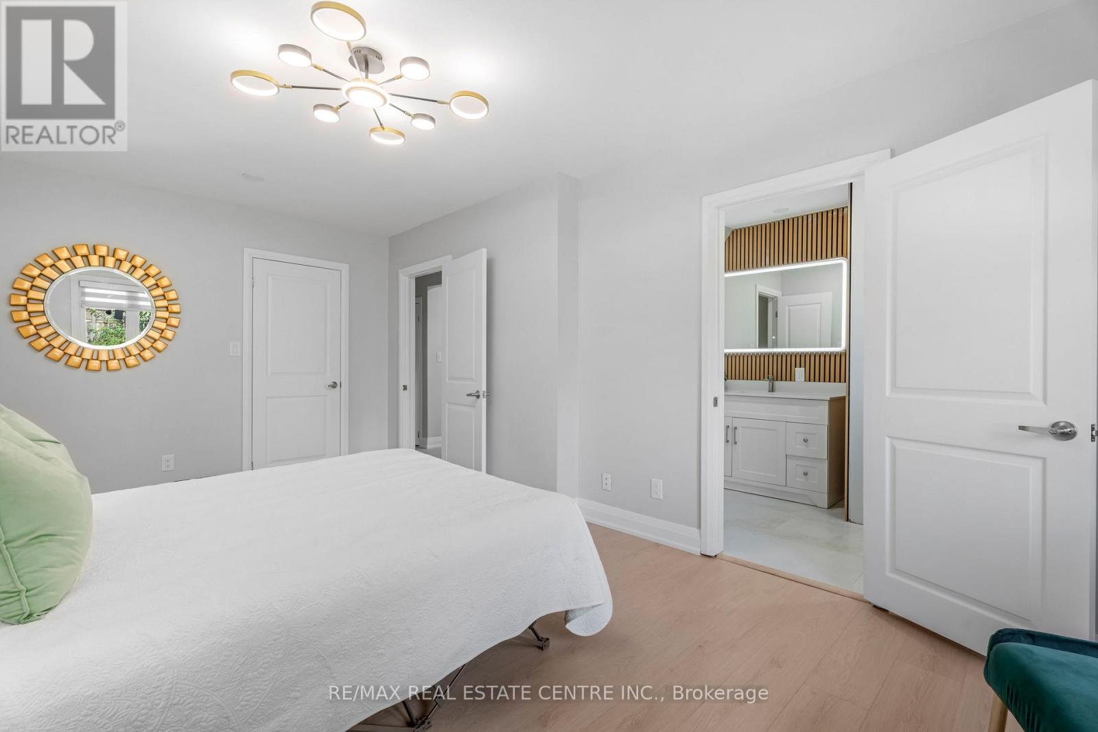 19 Old Orchard Avenue, Grimsby, Ontario  L3M 3H9 - Photo 12 - X12476226