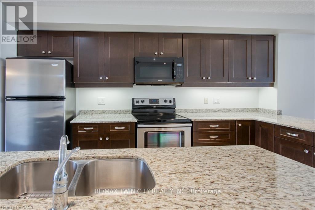 43 Woolwich Street, Kitchener, Ontario  N2K 1S2 - Photo 18 - X12476231