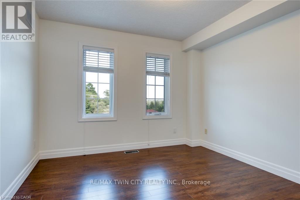 43 Woolwich Street, Kitchener, Ontario  N2K 1S2 - Photo 31 - X12476231