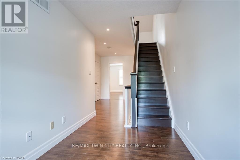 43 Woolwich Street, Kitchener, Ontario  N2K 1S2 - Photo 36 - X12476231