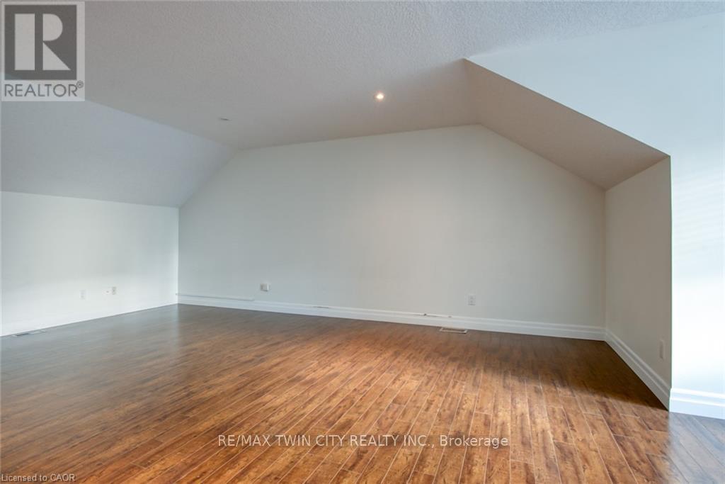 43 Woolwich Street, Kitchener, Ontario  N2K 1S2 - Photo 37 - X12476231