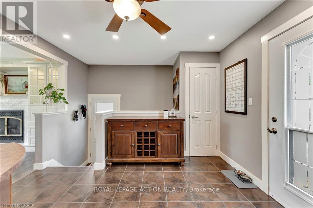 46 Todd Street, Brantford, Ontario  N3R 2P7 - Photo 14 - X12476240