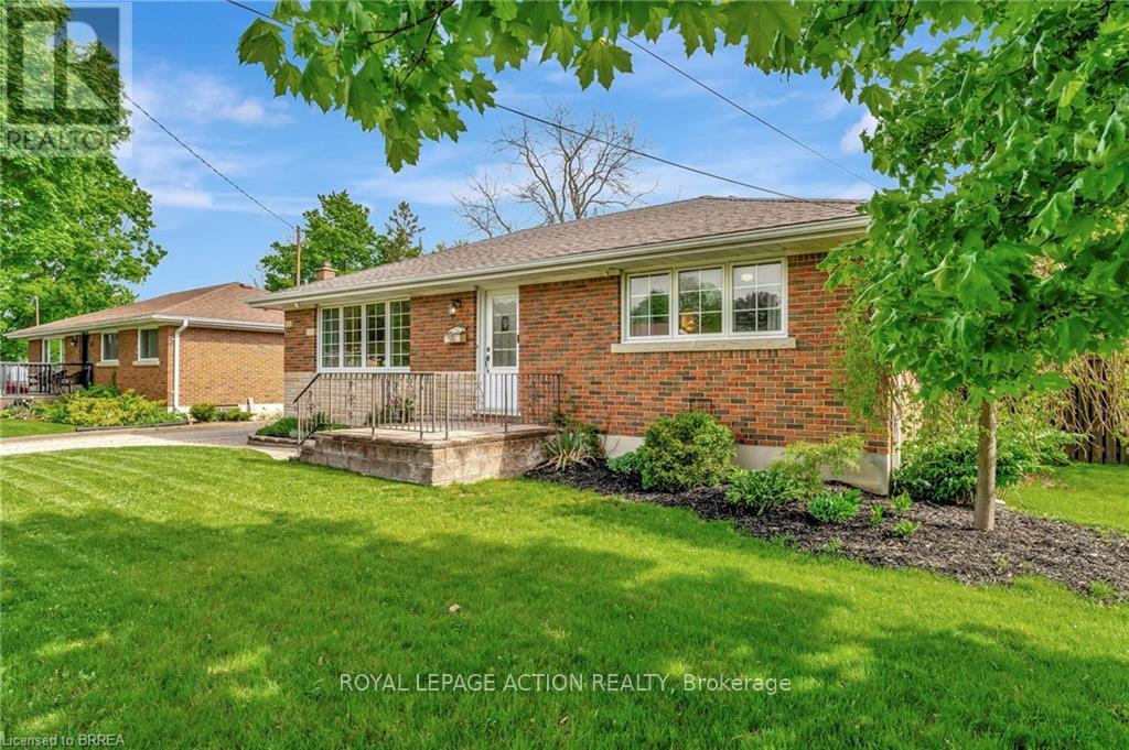 46 Todd Street, Brantford, Ontario  N3R 2P7 - Photo 2 - X12476240