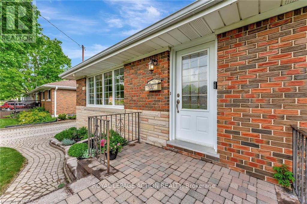 46 Todd Street, Brantford, Ontario  N3R 2P7 - Photo 4 - X12476240