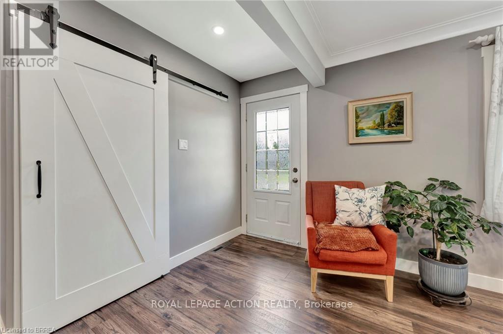 46 Todd Street, Brantford, Ontario  N3R 2P7 - Photo 5 - X12476240