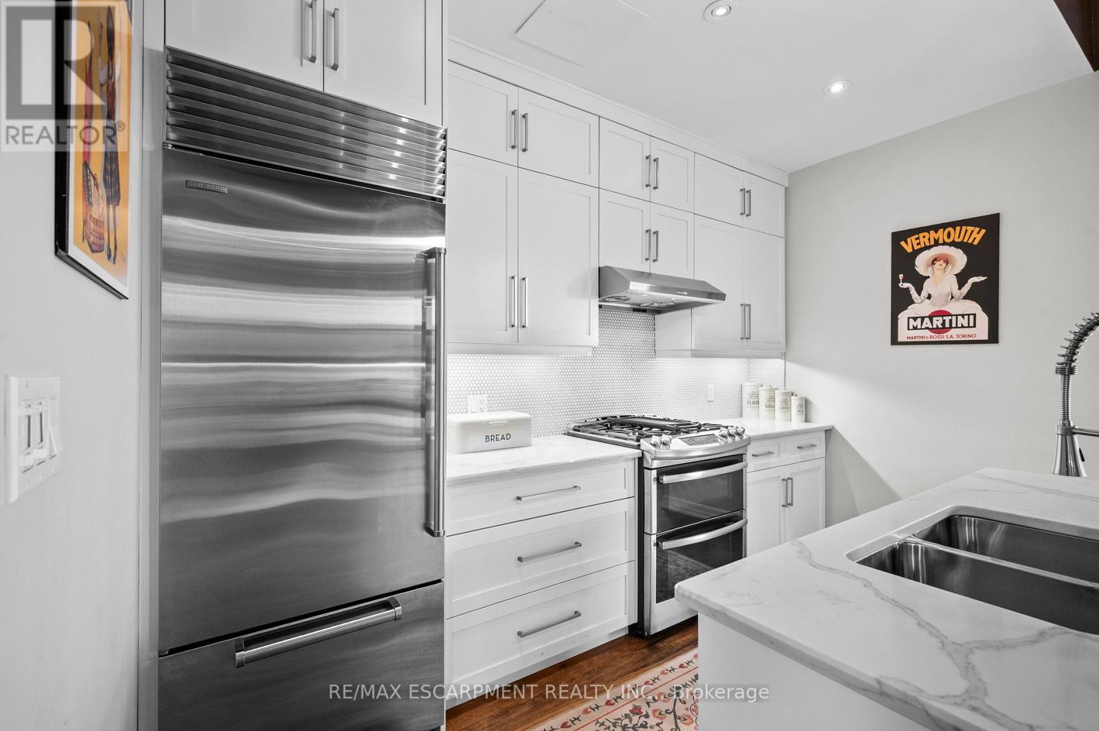 201 - 25 Concession Street, Cambridge, Ontario  N1R 2G6 - Photo 12 - X12476253