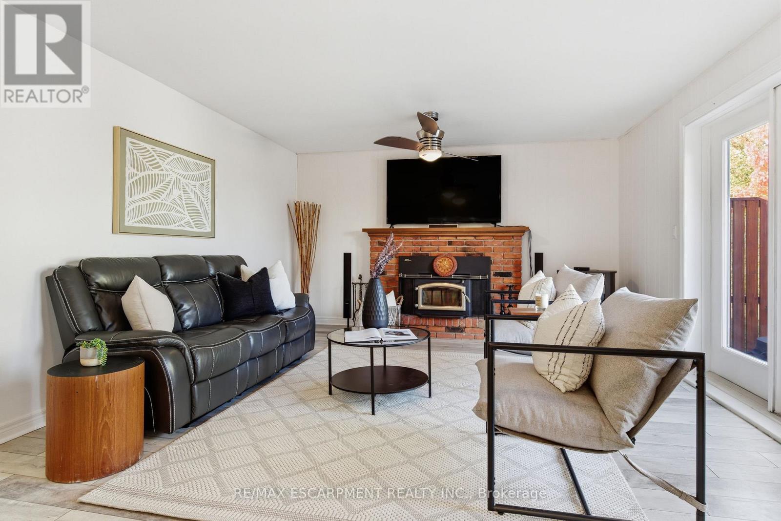 47 Valley Road, Hamilton, Ontario  L9H 5S4 - Photo 11 - X12476274