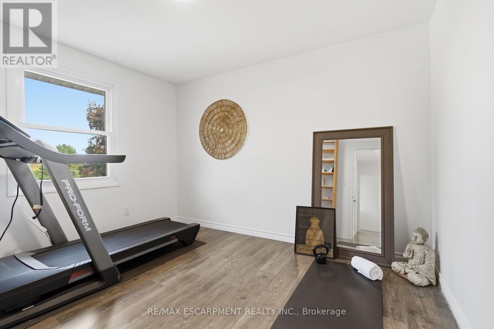 47 Valley Road, Hamilton, Ontario  L9H 5S4 - Photo 21 - X12476274