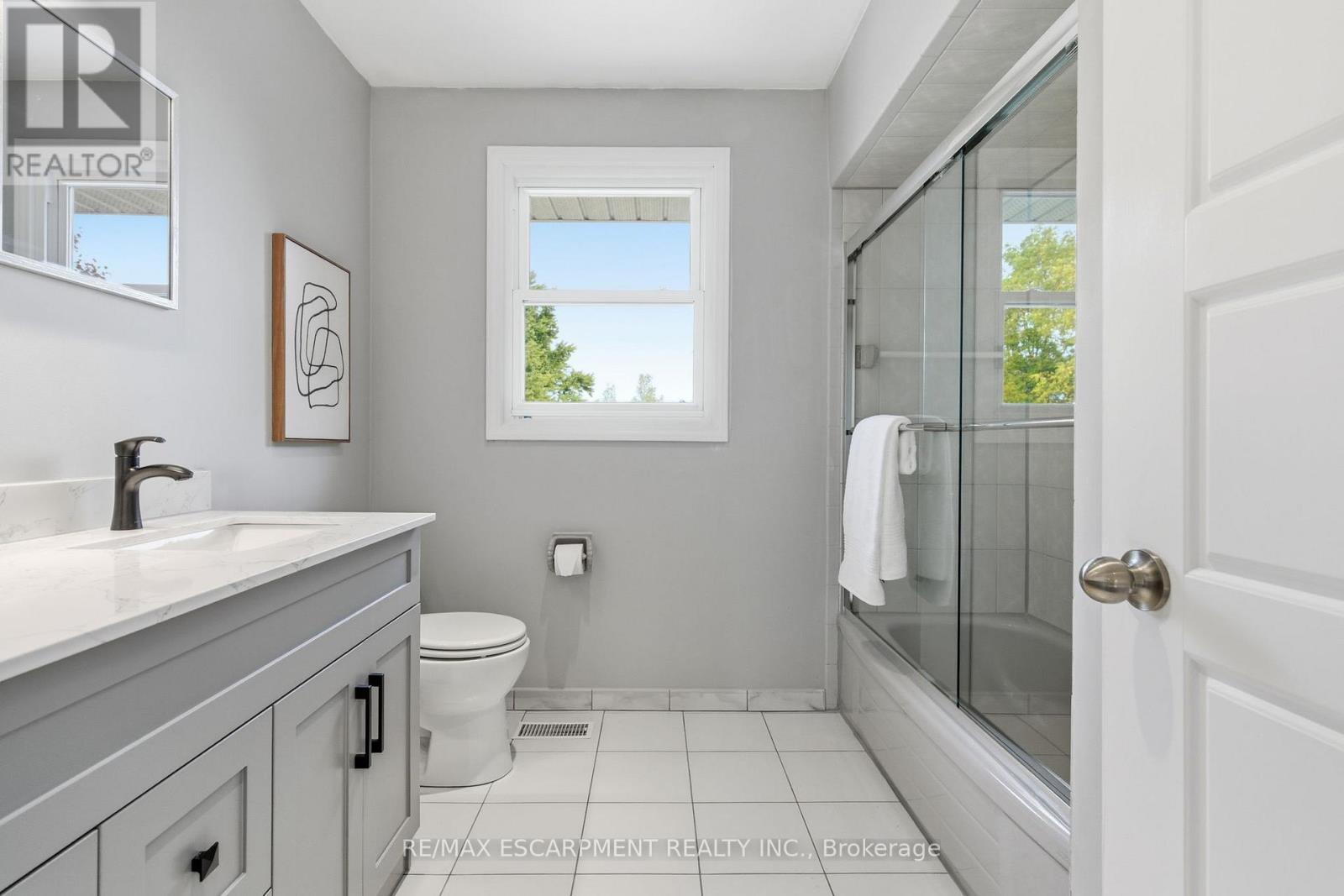 47 Valley Road, Hamilton, Ontario  L9H 5S4 - Photo 22 - X12476274