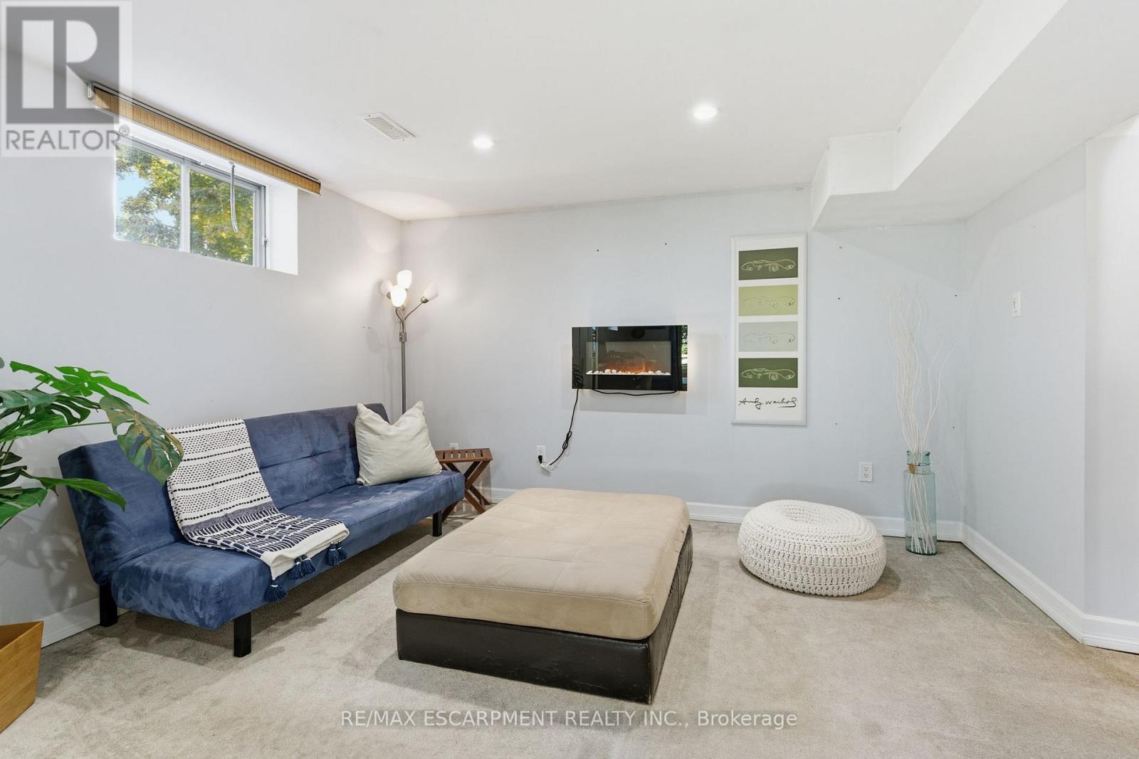47 Valley Road, Hamilton, Ontario  L9H 5S4 - Photo 23 - X12476274