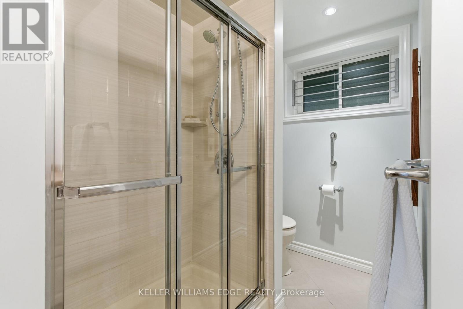 11 Mays Crescent, Hamilton, Ontario  L0R 2H4 - Photo 25 - X12476293