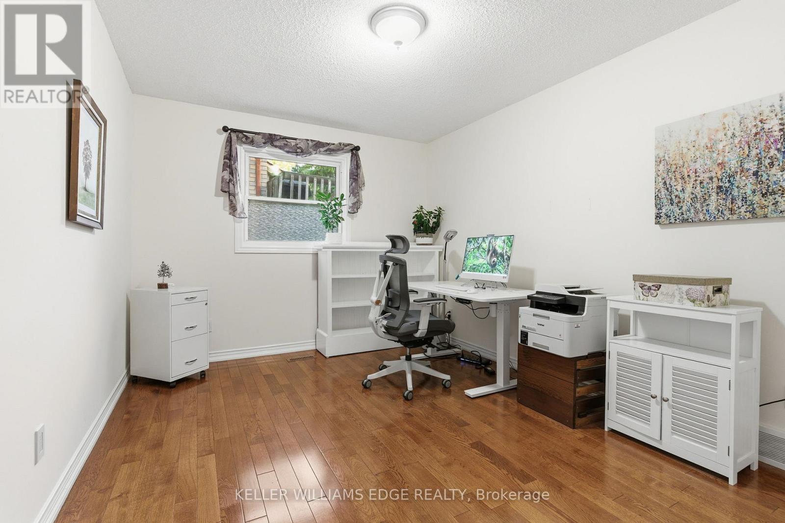 11 Mays Crescent, Hamilton, Ontario  L0R 2H4 - Photo 7 - X12476293