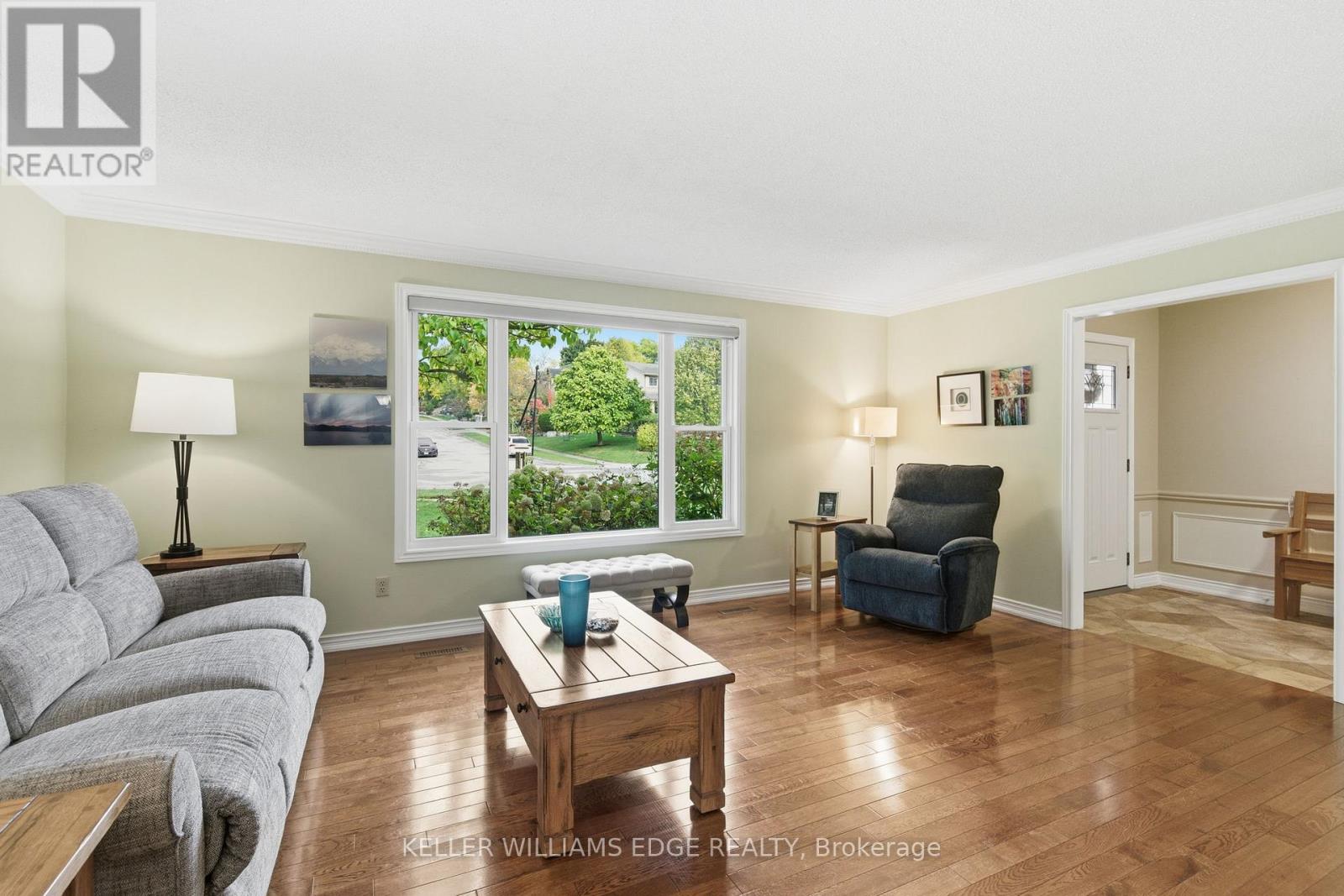 11 Mays Crescent, Hamilton, Ontario  L0R 2H4 - Photo 9 - X12476293