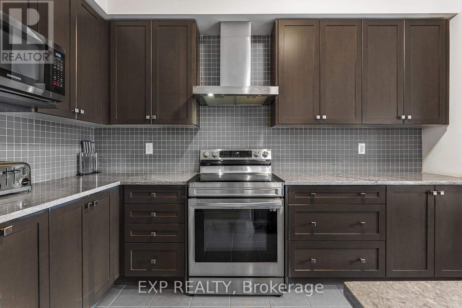 22 - 8317 Mulberry Drive, Niagara Falls, Ontario  L2H 3S9 - Photo 12 - X12476328