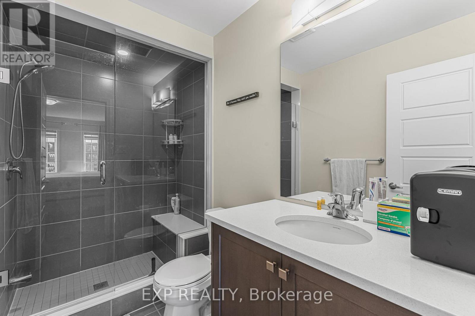 22 - 8317 Mulberry Drive, Niagara Falls, Ontario  L2H 3S9 - Photo 28 - X12476328