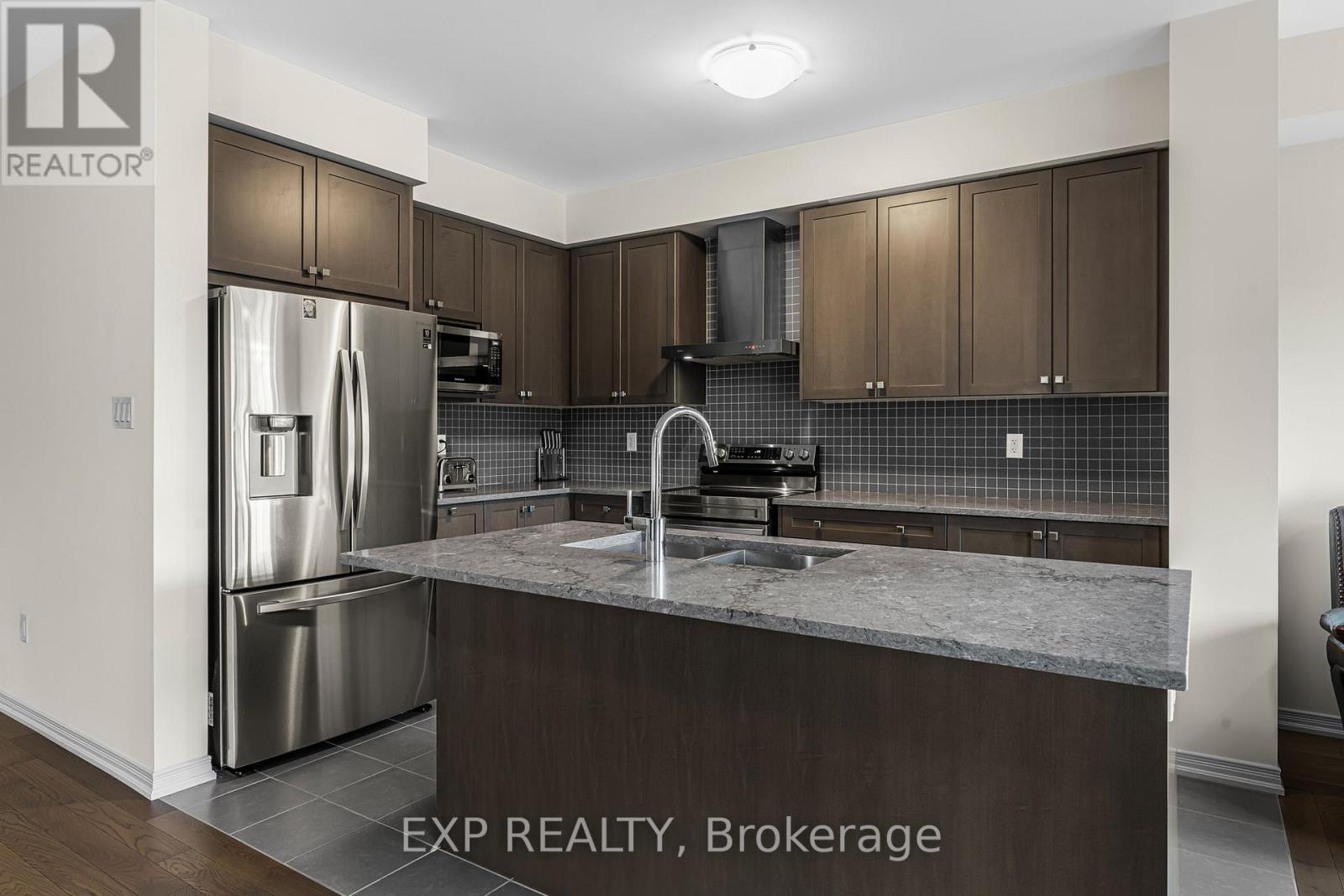 22 - 8317 Mulberry Drive, Niagara Falls, Ontario  L2H 3S9 - Photo 6 - X12476328