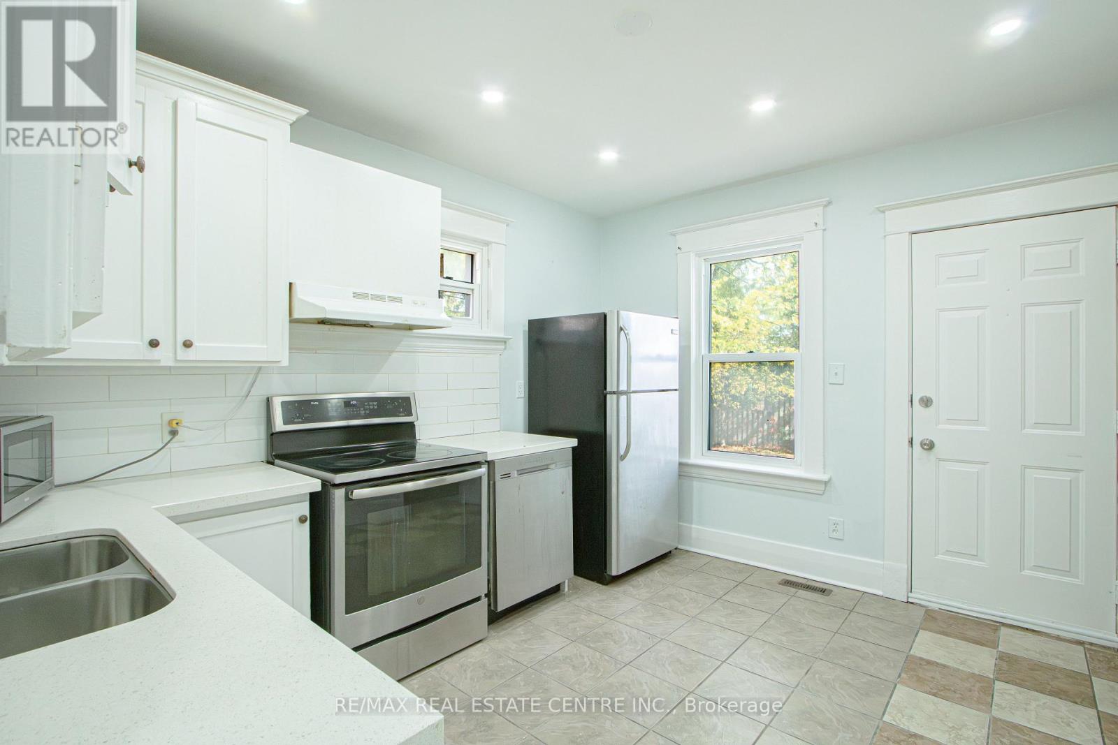 386 Wharncliffe Road S, London South, Ontario  N6J 2M1 - Photo 13 - X12476329
