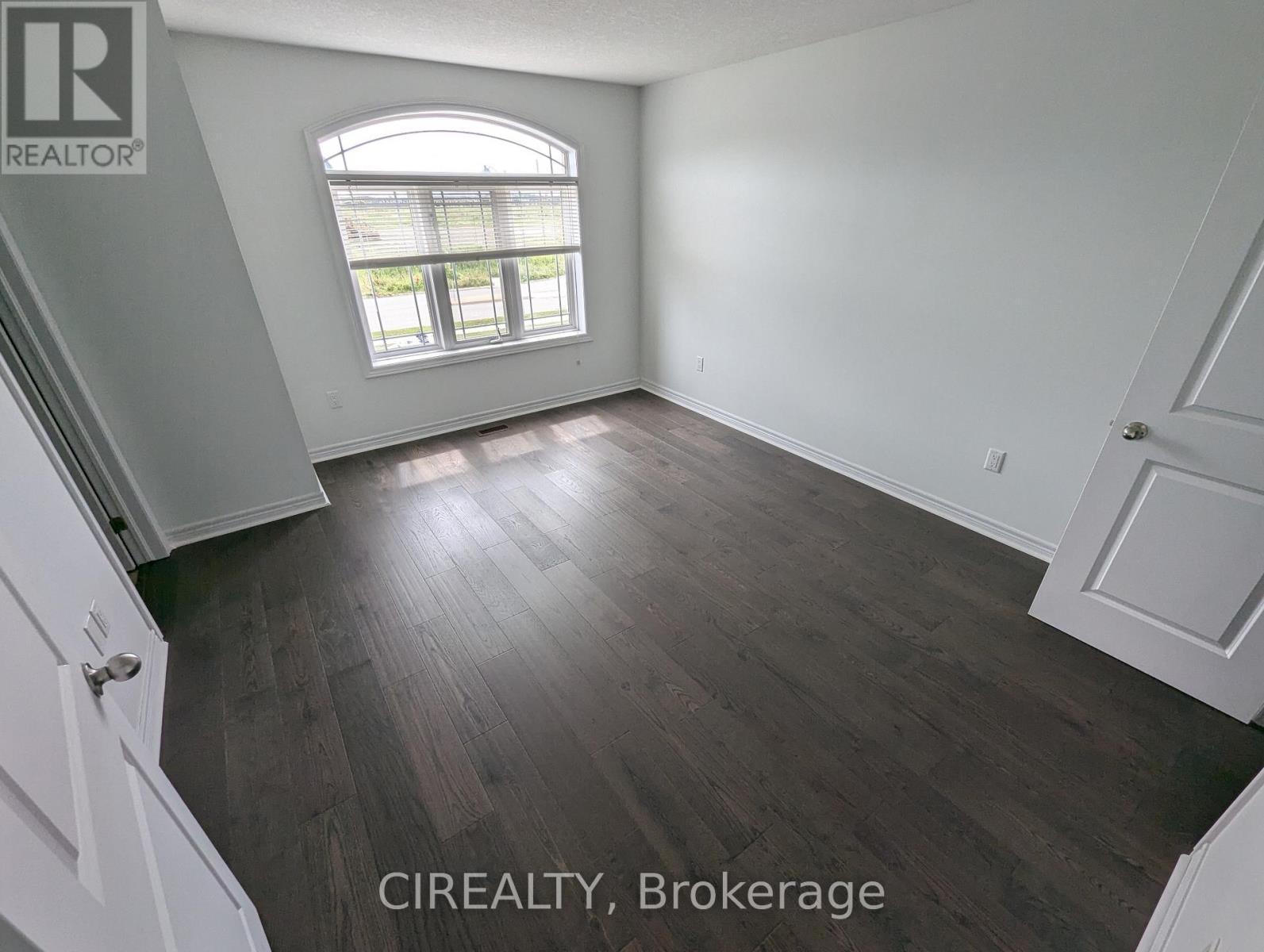 34 Kingsborough Drive, Hamilton, Ontario  L0R 1P0 - Photo 14 - X12476331
