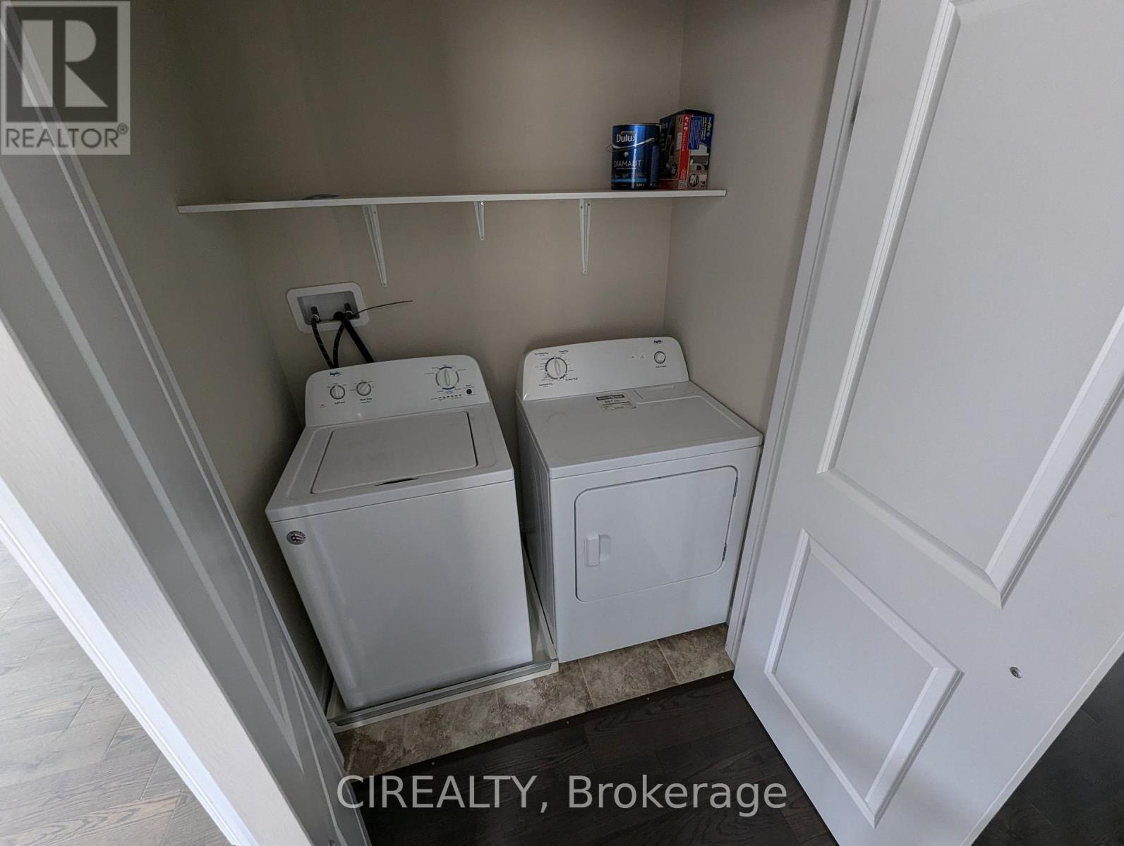 34 Kingsborough Drive, Hamilton, Ontario  L0R 1P0 - Photo 18 - X12476331