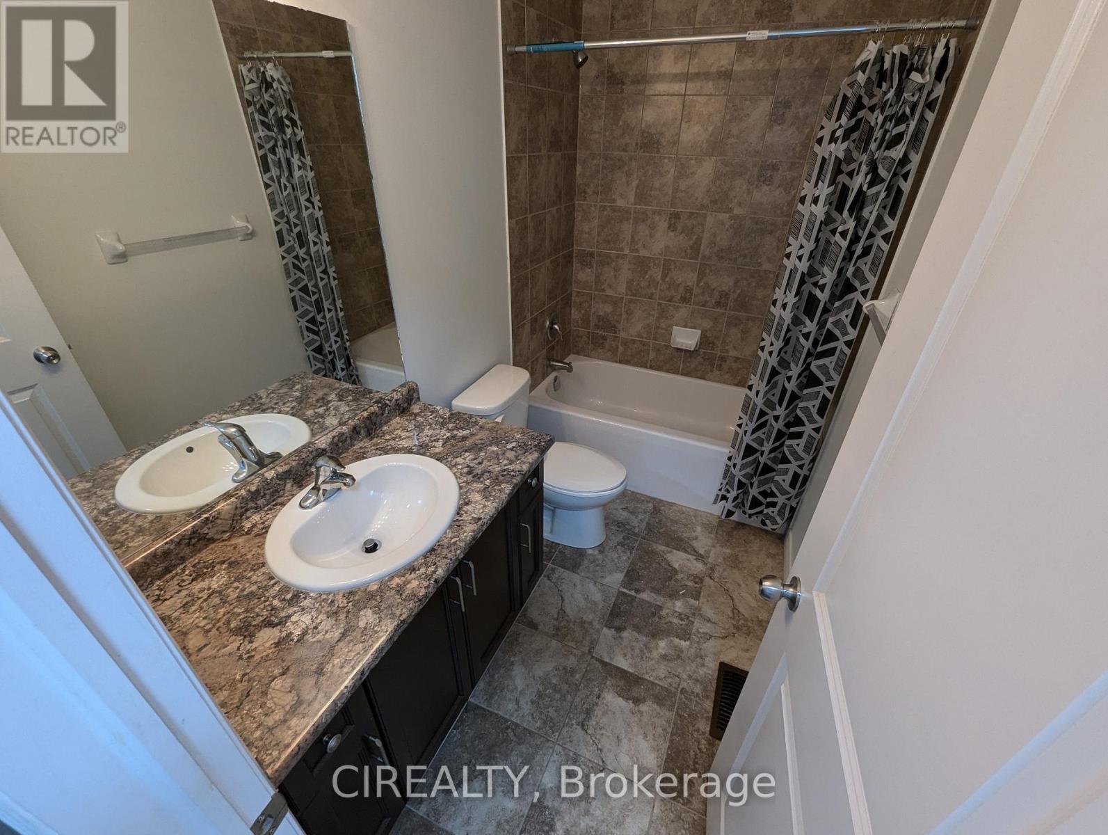 34 Kingsborough Drive, Hamilton, Ontario  L0R 1P0 - Photo 19 - X12476331