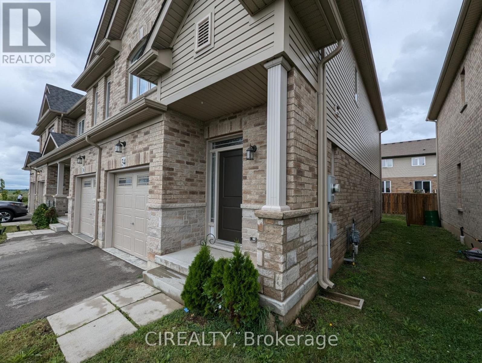 34 Kingsborough Drive, Hamilton, Ontario  L0R 1P0 - Photo 2 - X12476331