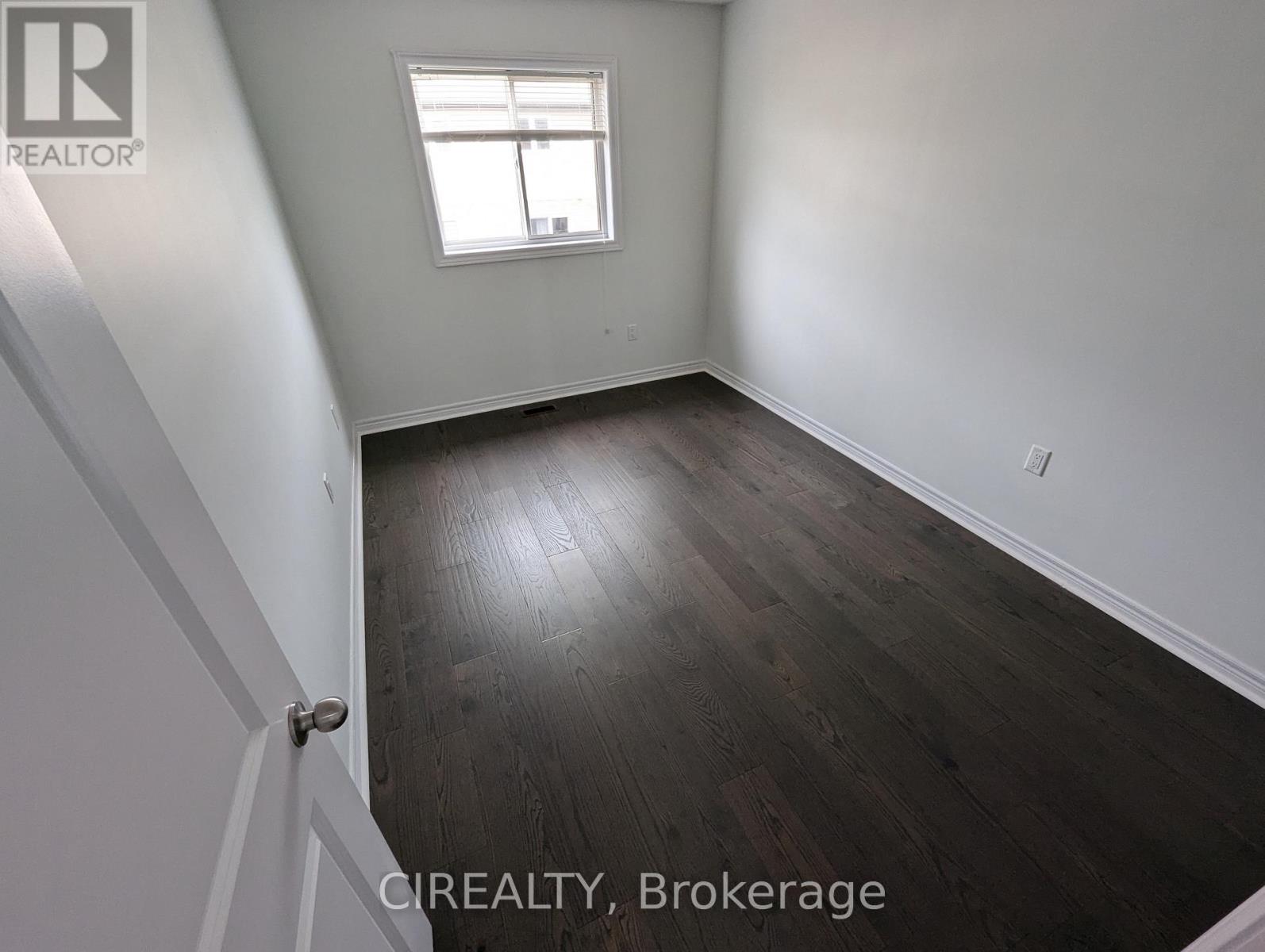 34 Kingsborough Drive, Hamilton, Ontario  L0R 1P0 - Photo 21 - X12476331