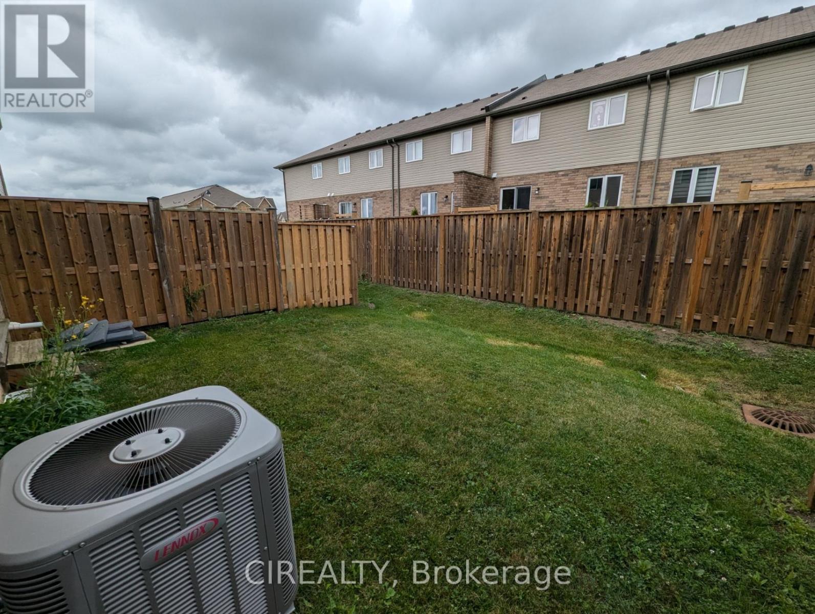 34 Kingsborough Drive, Hamilton, Ontario  L0R 1P0 - Photo 24 - X12476331